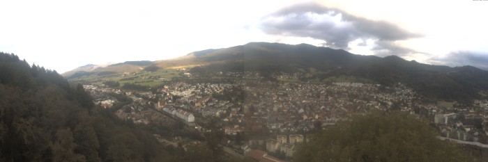 Aktuelle Bilder von Waldkirch mit Blick das Elztal hinauf