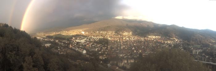 Aktuelle Bilder von Waldkirch mit Blick das Elztal hinauf