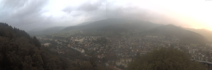 Aktuelle Bilder von Waldkirch mit Blick das Elztal hinauf