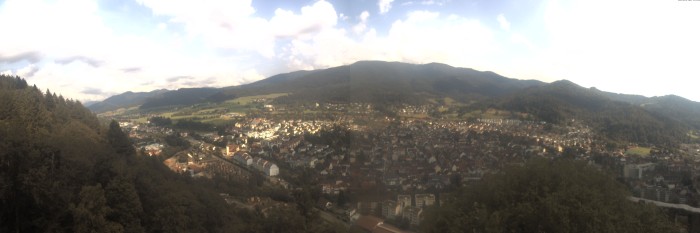 Aktuelle Bilder von Waldkirch mit Blick das Elztal hinauf